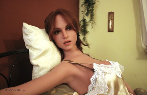20260213 Smoooth Zelex Sex Doll Satin Nachthemd Portrait (1h)