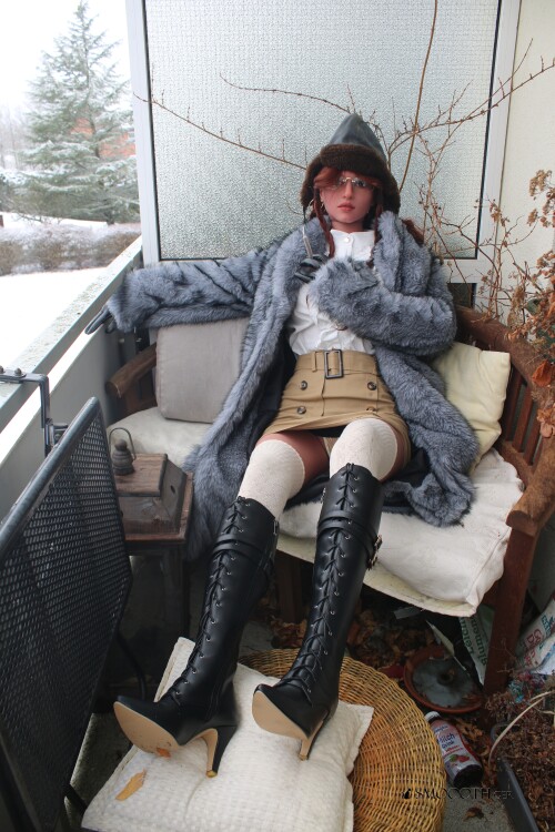 20260214 Smoooth Katy Pelzmantel Strapse Stiefel (10)