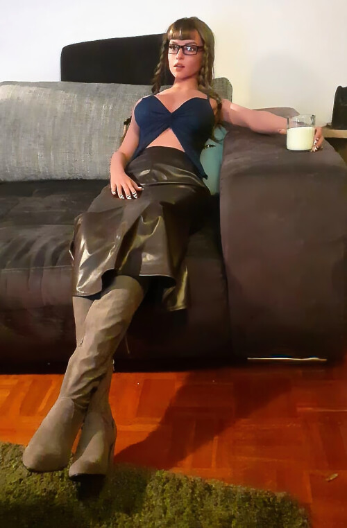 20260221 Zelex GE 223 grey boots brown leather skirt Y