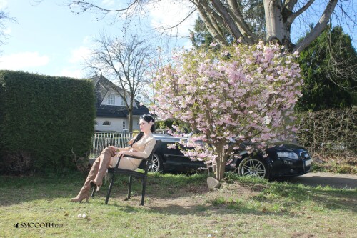20260409 Roseretty Veronica brown overknee boots garden (3)