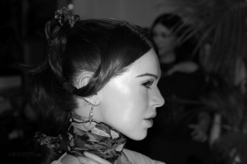20260910 Smoooth Fanreal Gina 155G Hair sw bw portrait (2)